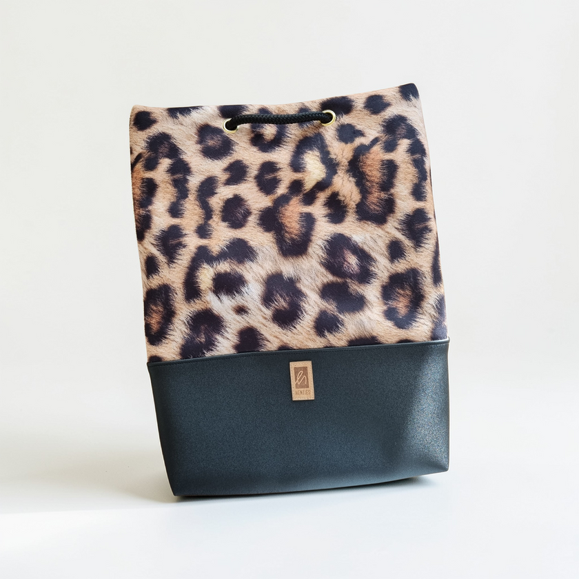 LERKE | 2-in-1 Tasche und Rucksack | schwarz/Leo