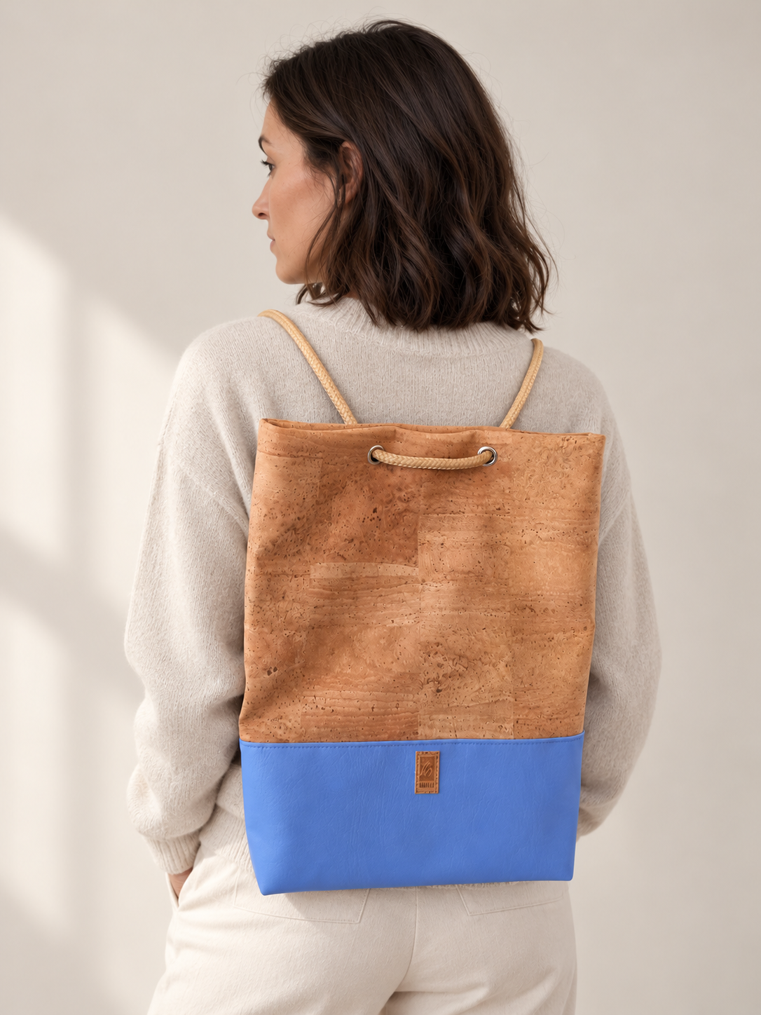 LERKE | 2-in-1 Tasche und Rucksack | kork/blau)